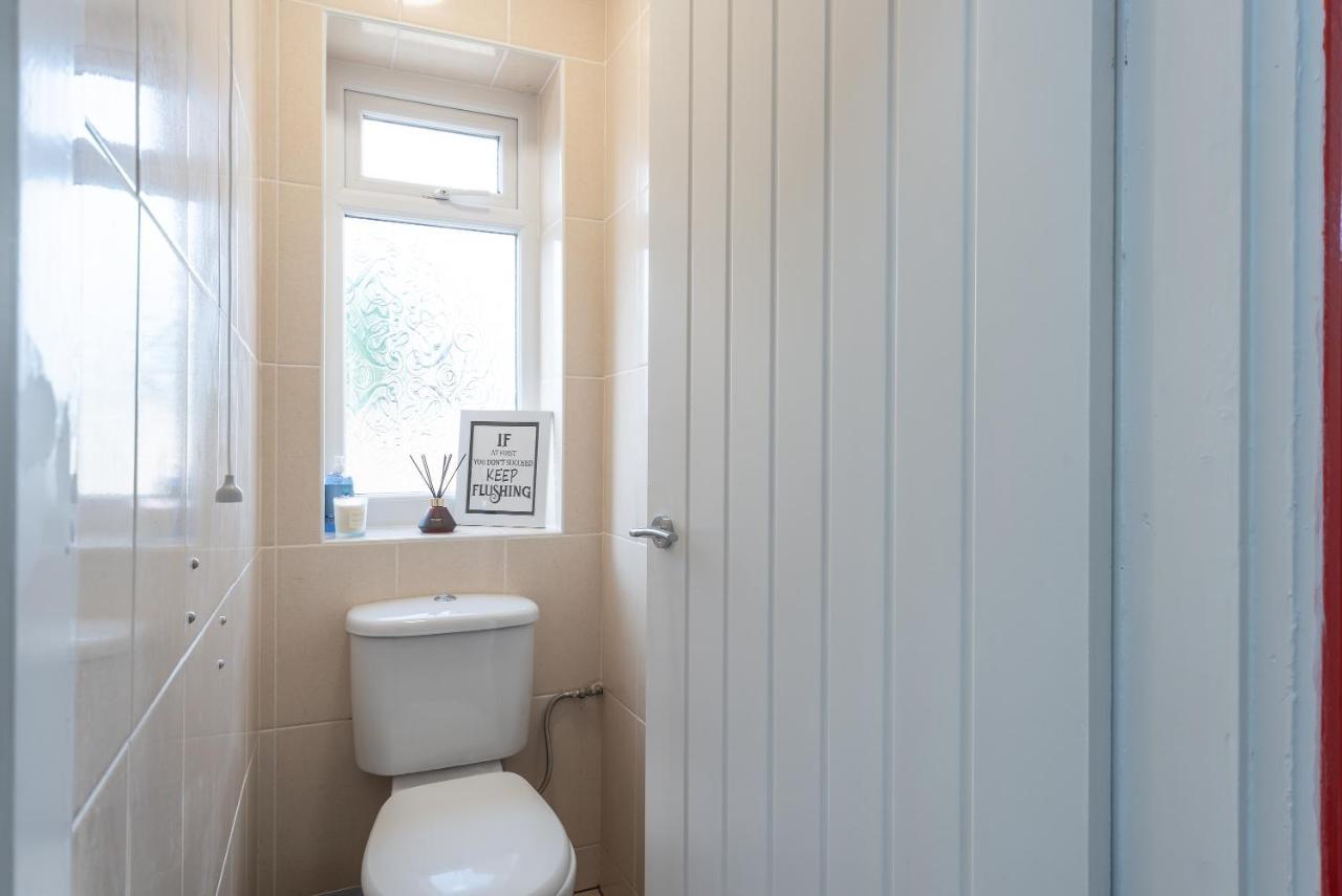 Aseda 4 Bedroom Private Parking, Game Zone -Pool Table, Garden Home 킹스턴어폰헐 외부 사진