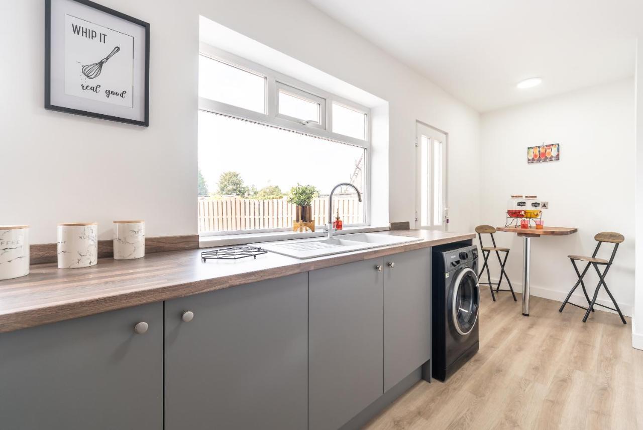 Aseda 4 Bedroom Private Parking, Game Zone -Pool Table, Garden Home 킹스턴어폰헐 외부 사진
