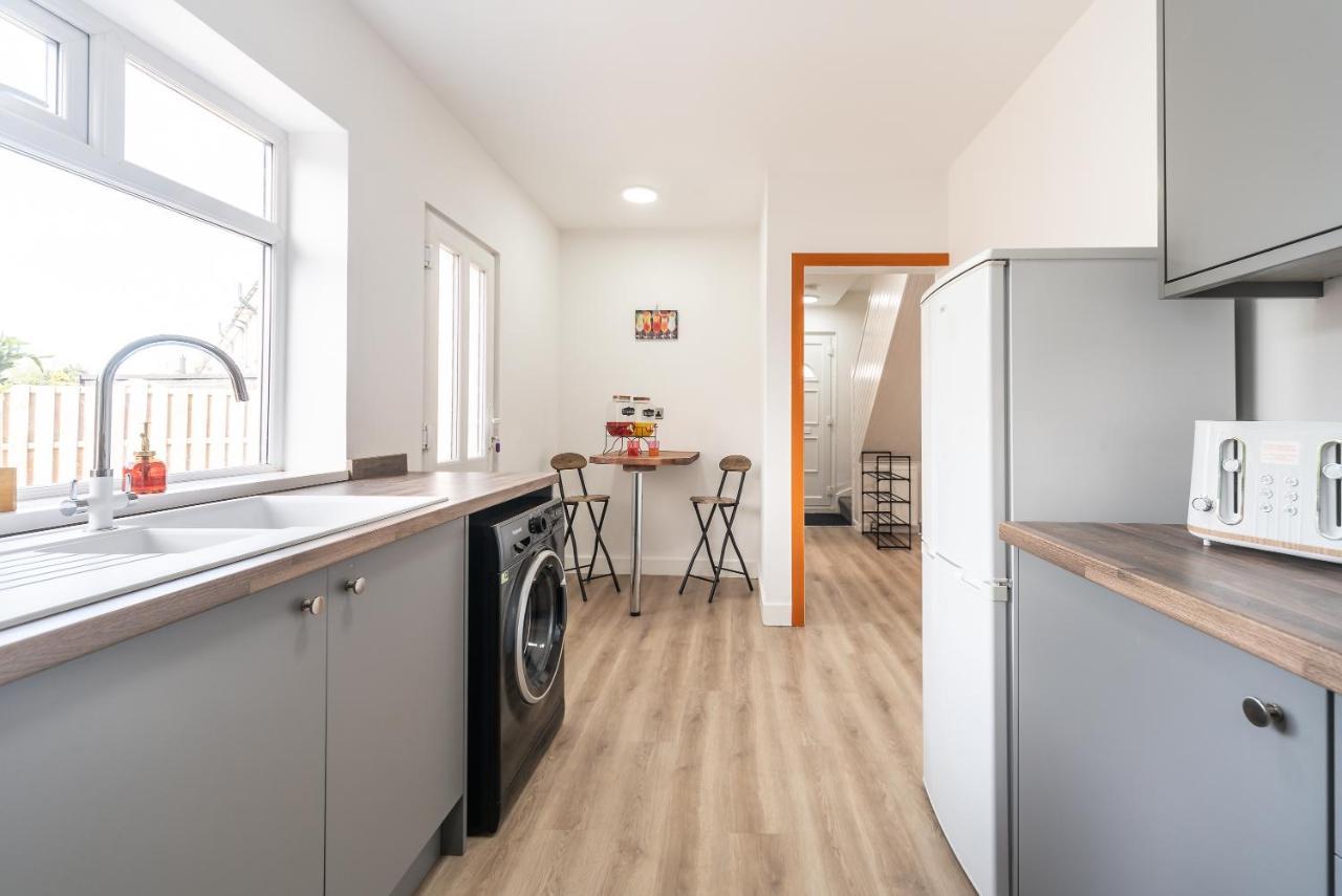 Aseda 4 Bedroom Private Parking, Game Zone -Pool Table, Garden Home 킹스턴어폰헐 외부 사진