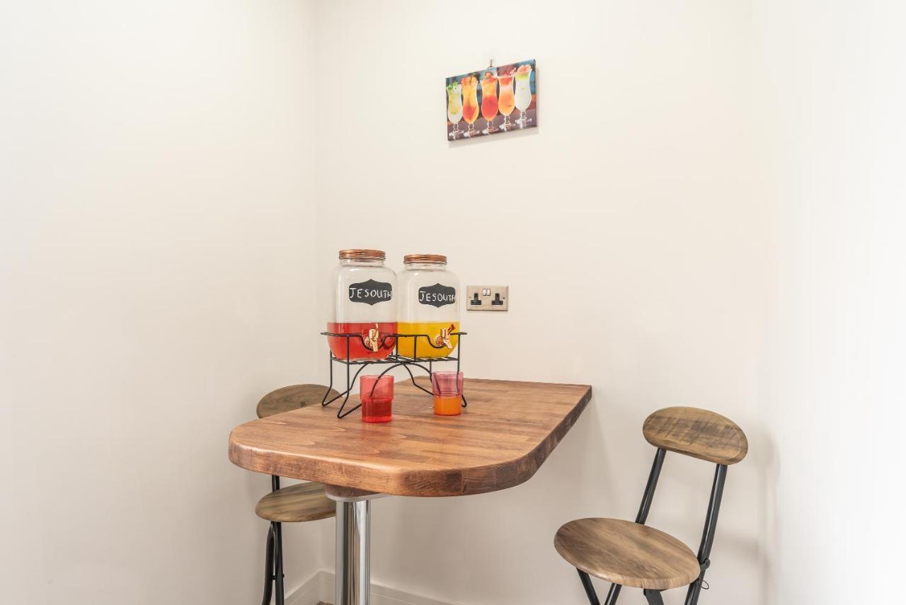 Aseda 4 Bedroom Private Parking, Game Zone -Pool Table, Garden Home 킹스턴어폰헐 외부 사진